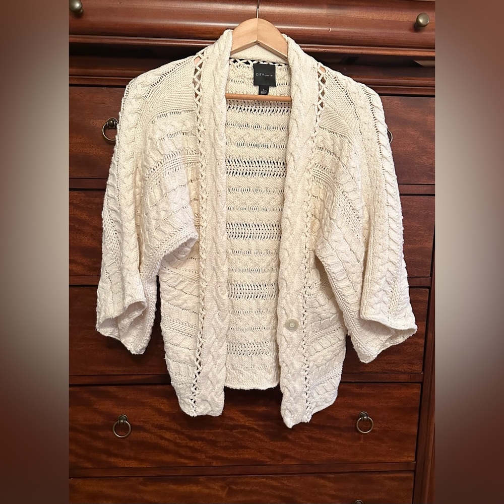 City Unltd Shrug type Sweater. Large